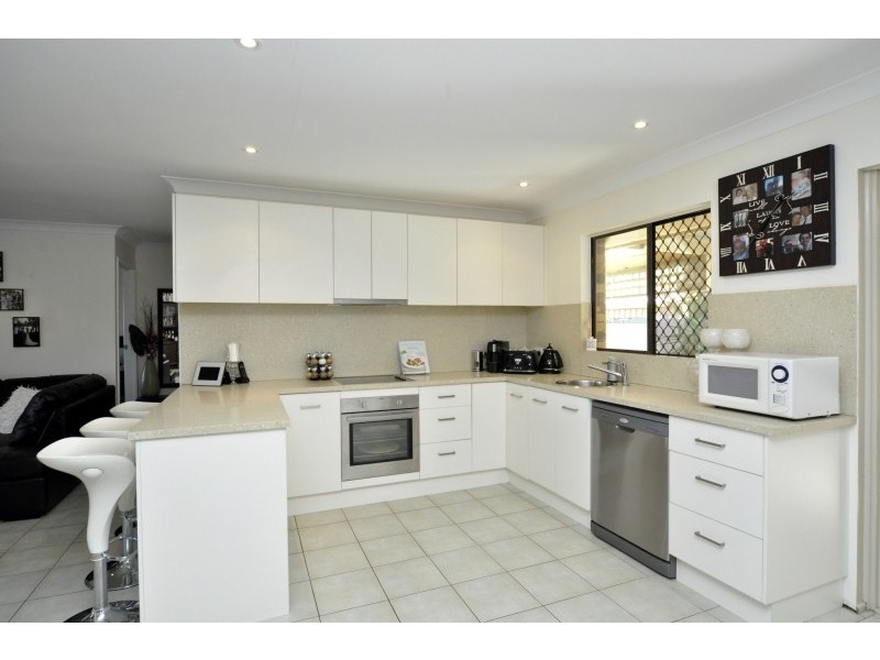 2/23 Margaroola Avenue, Biggera Waters QLD 4216