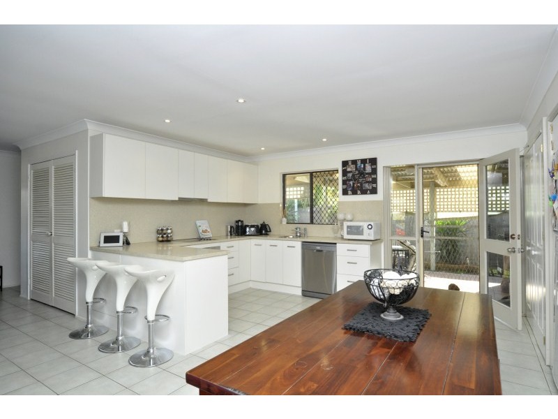 2/23 Margaroola Avenue, Biggera Waters QLD 4216