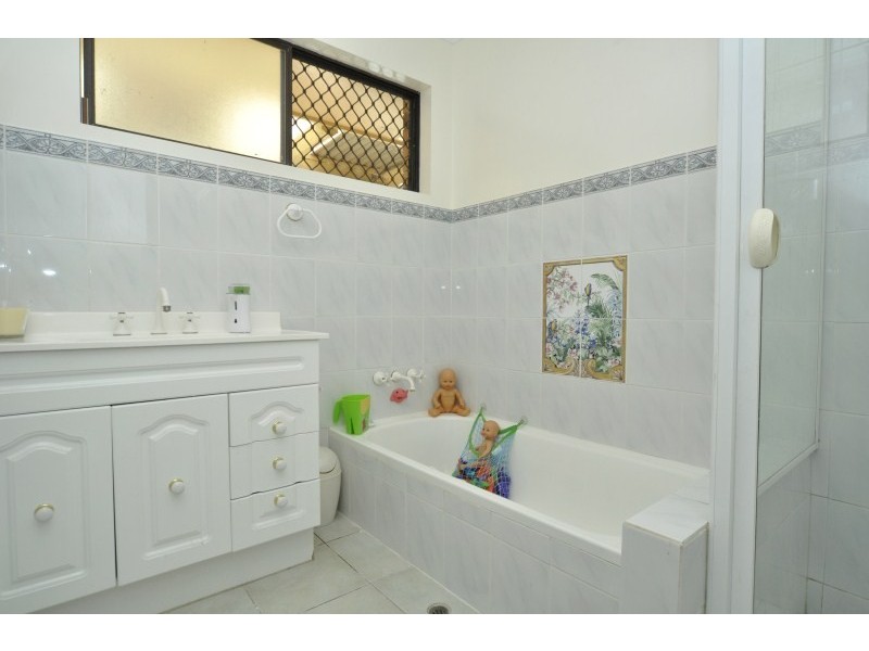 2/23 Margaroola Avenue, Biggera Waters QLD 4216