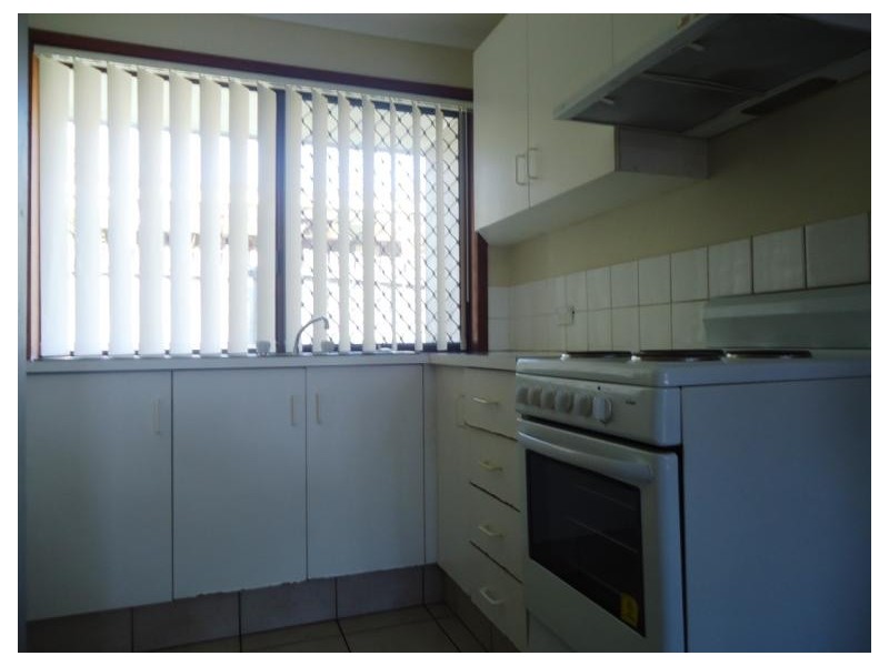 2/285 Government Road, Labrador QLD 4215