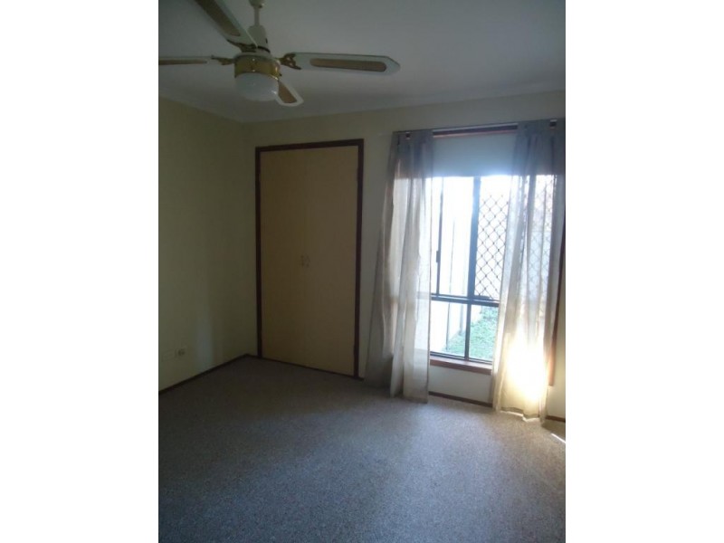 2/285 Government Road, Labrador QLD 4215