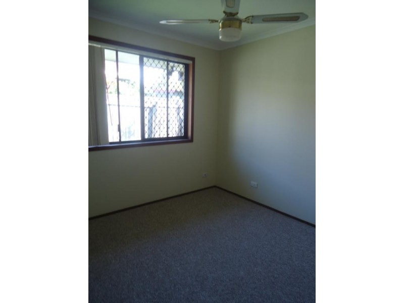 2/285 Government Road, Labrador QLD 4215