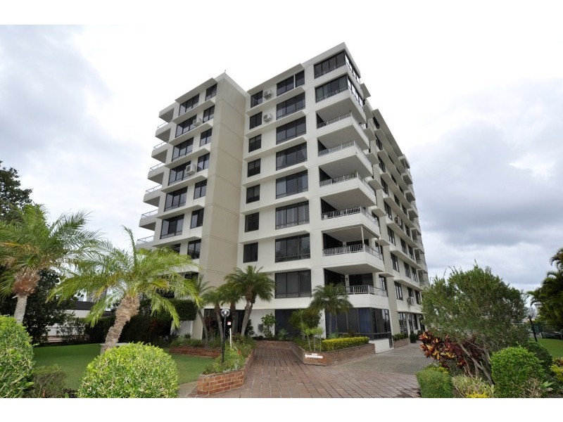 2/77 Brighton Parade, Southport QLD 4215