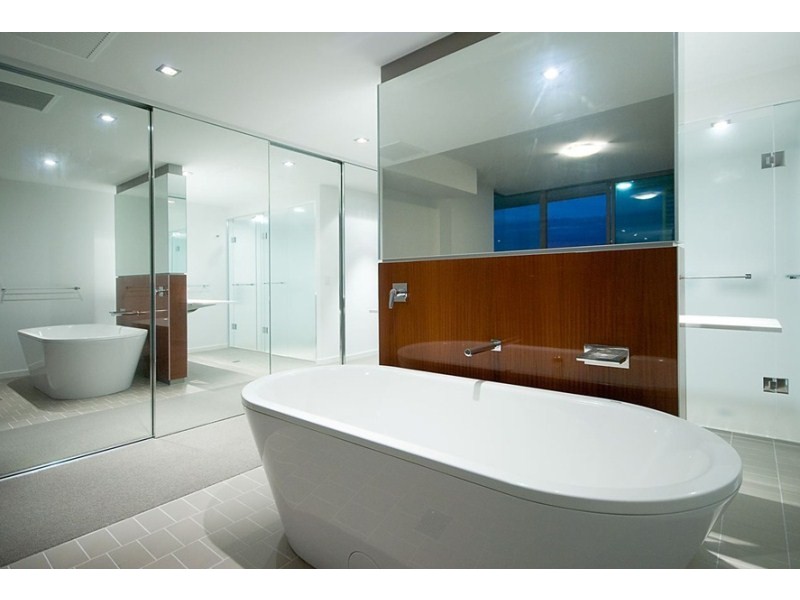 29506 Ephraim Island, Paradise Point QLD 4216