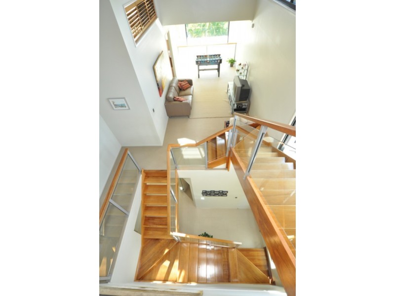 2/15 Jennifer Avenue, Runaway Bay QLD 4216