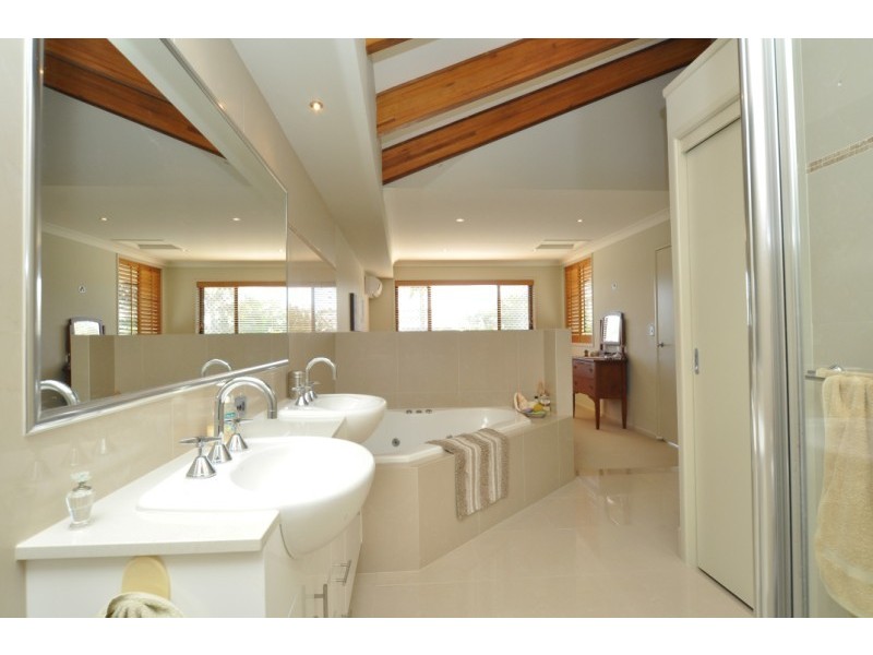 2/15 Jennifer Avenue, Runaway Bay QLD 4216