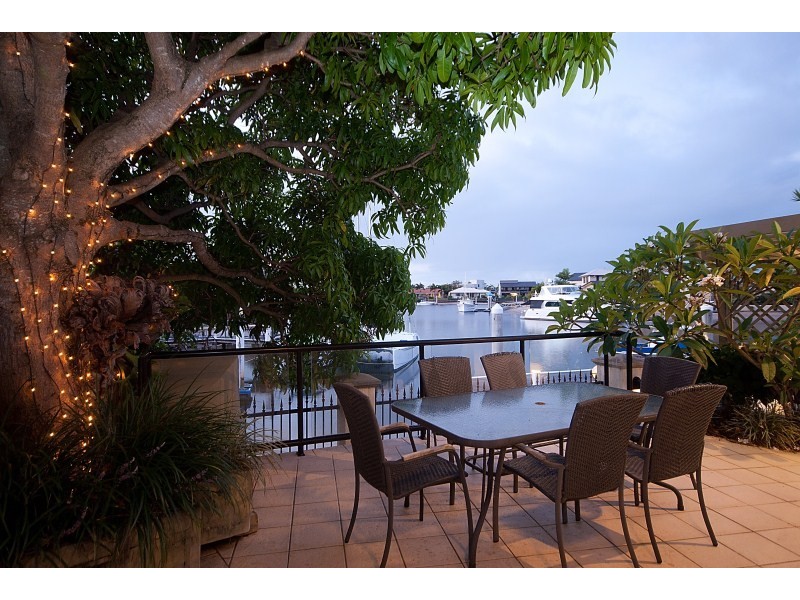 20 Kavieng Crescent, Runaway Bay QLD 4216