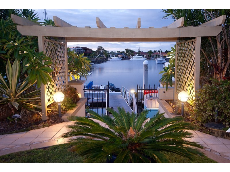 20 Kavieng Crescent, Runaway Bay QLD 4216