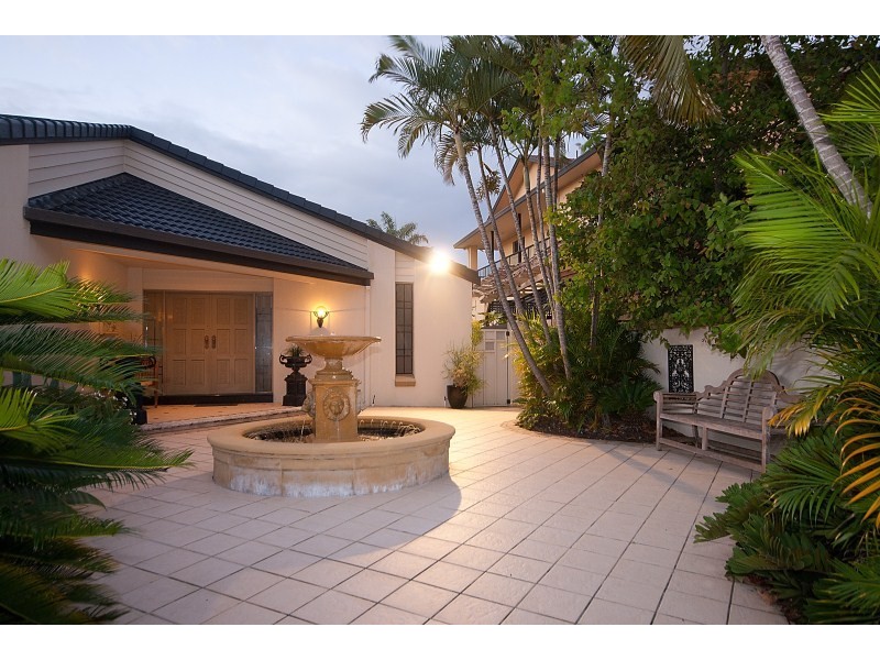 20 Kavieng Crescent, Runaway Bay QLD 4216