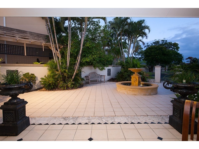 20 Kavieng Crescent, Runaway Bay QLD 4216