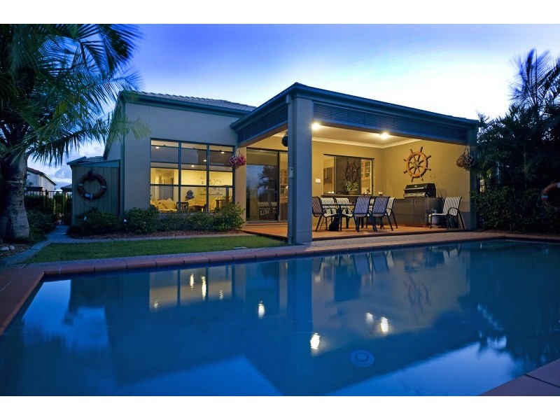 39 Lee Anne Crescent, Helensvale QLD 4212