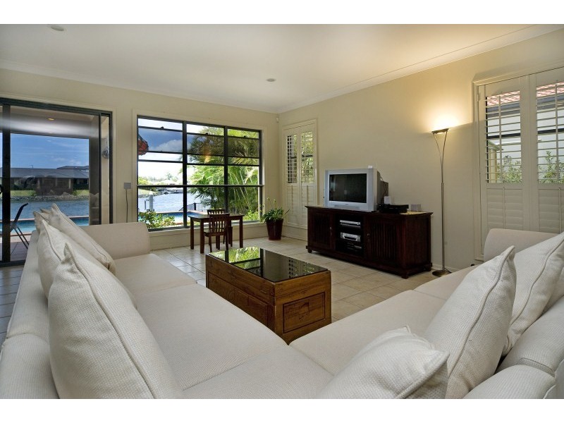 39 Lee Anne Crescent, Helensvale QLD 4212