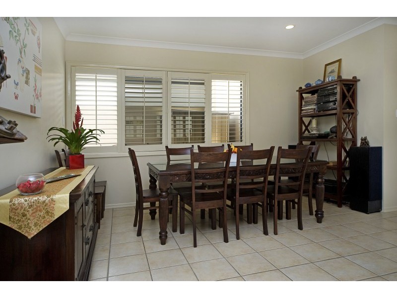 39 Lee Anne Crescent, Helensvale QLD 4212