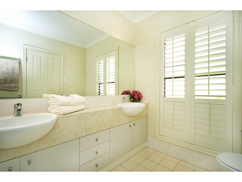 39 Lee Anne Crescent, Helensvale QLD 4212