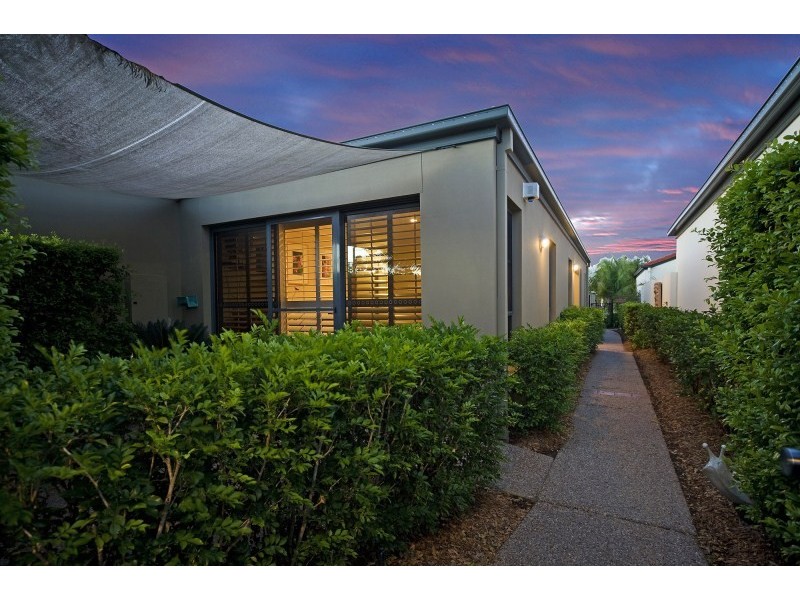 39 Lee Anne Crescent, Helensvale QLD 4212