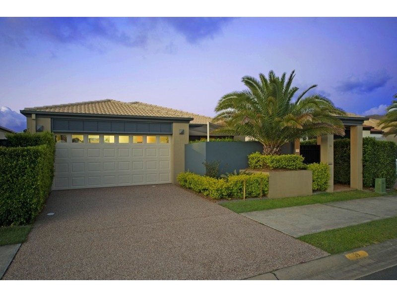 39 Lee Anne Crescent, Helensvale QLD 4212