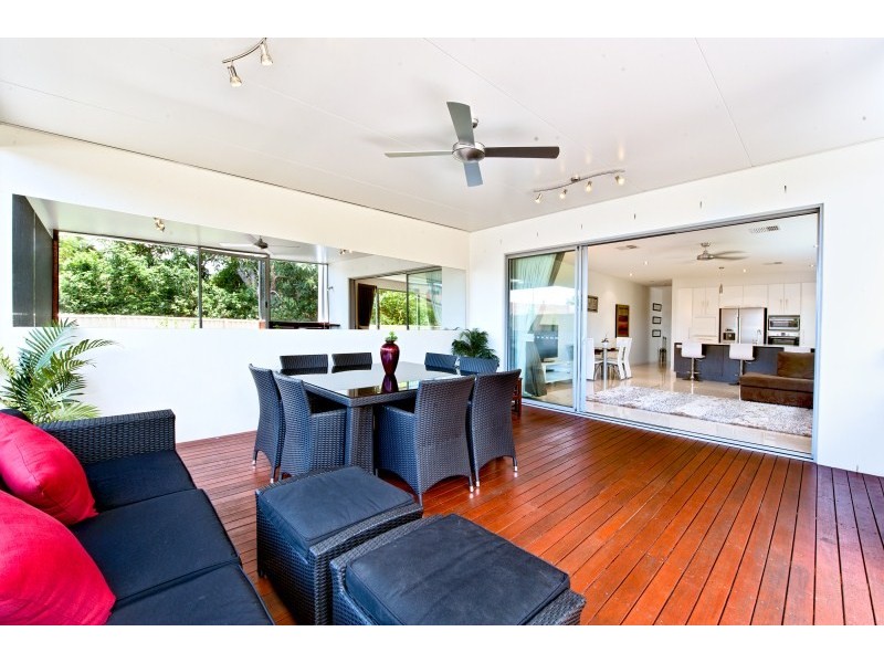 2/15 Teal Avenue, Paradise Point QLD 4216