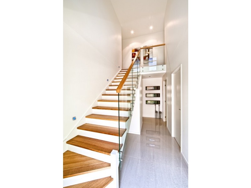 2/15 Teal Avenue, Paradise Point QLD 4216