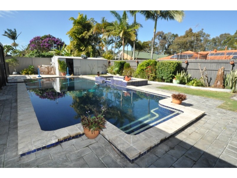 38 Menindee Avenue, Coombabah QLD 4216