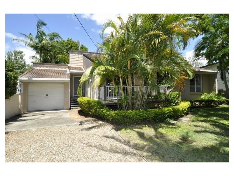 90 Boykambil Esplanade North, Hope Island QLD 4212