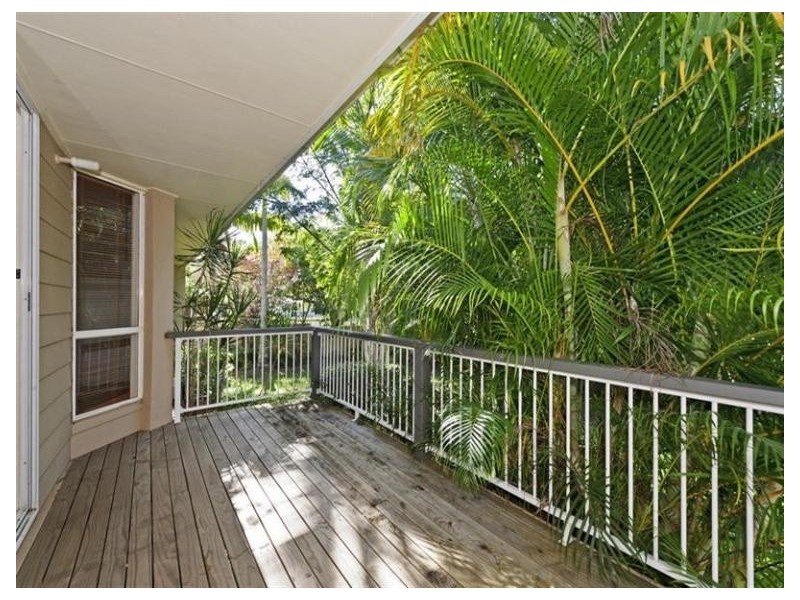 90 Boykambil Esplanade North, Hope Island QLD 4212