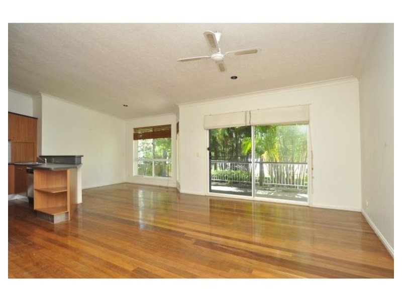 90 Boykambil Esplanade North, Hope Island QLD 4212