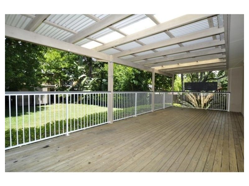 90 Boykambil Esplanade North, Hope Island QLD 4212