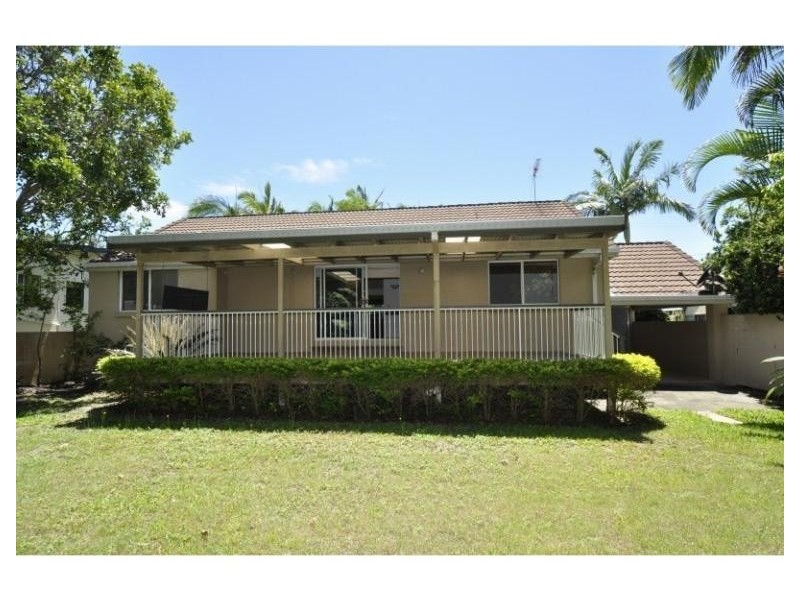 90 Boykambil Esplanade North, Hope Island QLD 4212