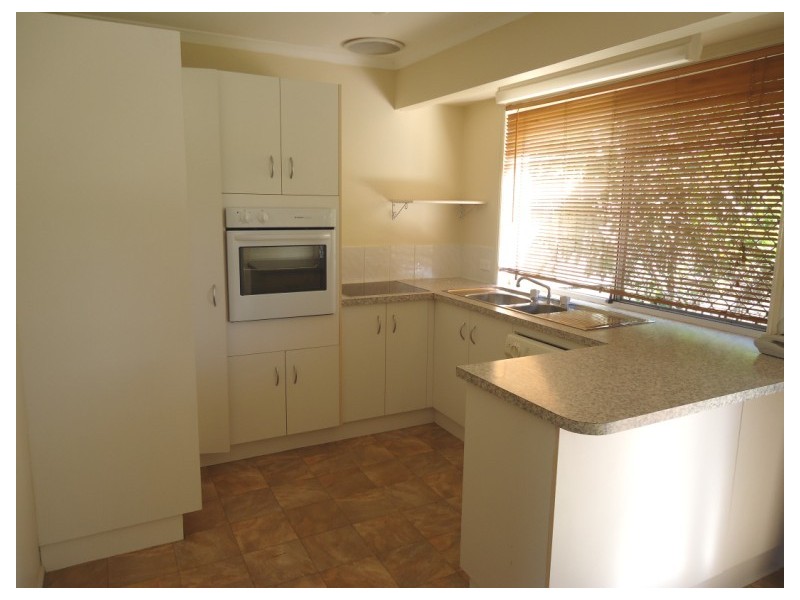 8/45 Village Way, Oxenford QLD 4210
