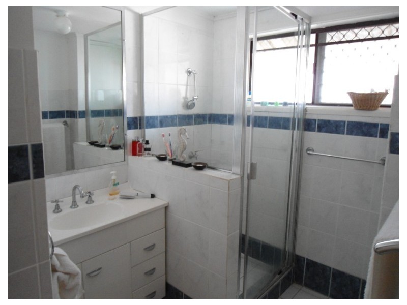 2/73 Bayview Street, Runaway Bay QLD 4216