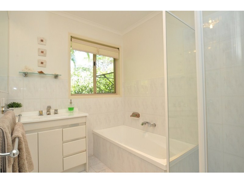 5 Cattleya Court, Hollywell QLD 4216