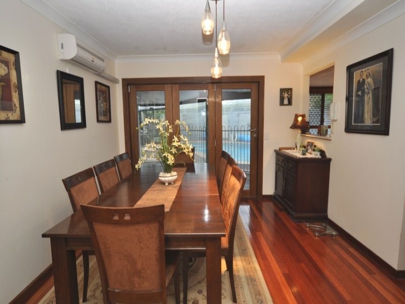 37 Sunbird Avenue, Paradise Point QLD 4216