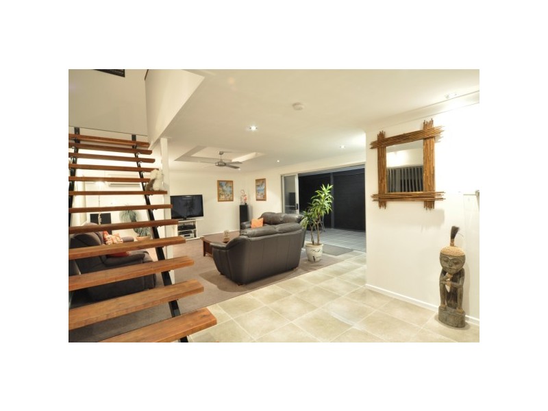 71 Nalkari Street, Coombabah QLD 4216