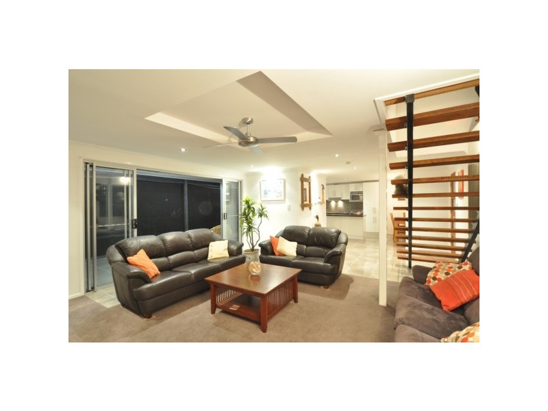 71 Nalkari Street, Coombabah QLD 4216