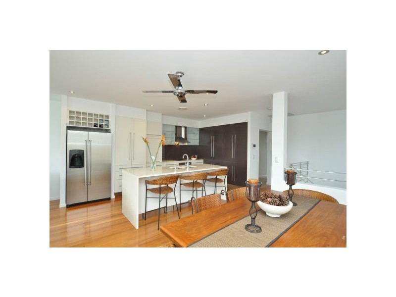 1/5 Muscovey Avenue, Paradise Point QLD 4216