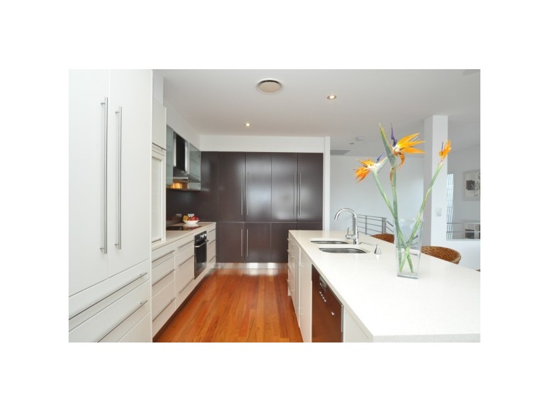 1/5 Muscovey Avenue, Paradise Point QLD 4216