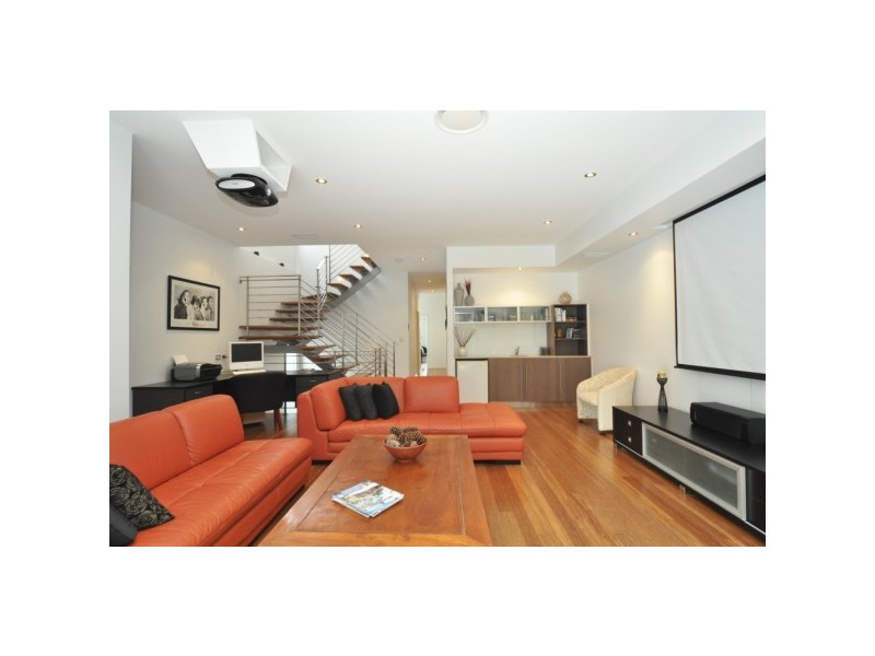 1/5 Muscovey Avenue, Paradise Point QLD 4216