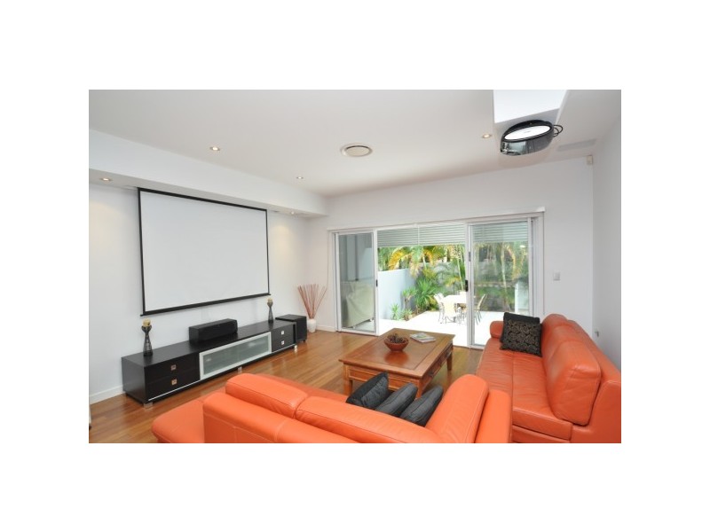 1/5 Muscovey Avenue, Paradise Point QLD 4216