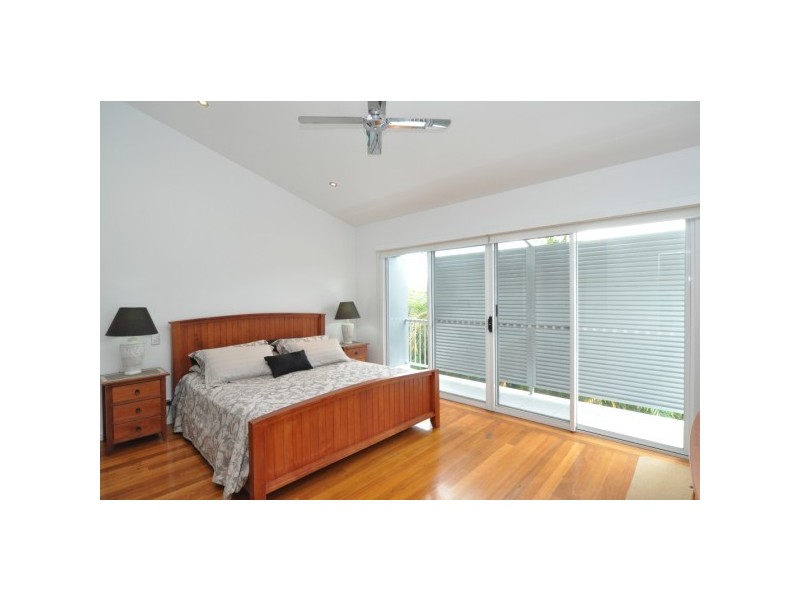 1/5 Muscovey Avenue, Paradise Point QLD 4216