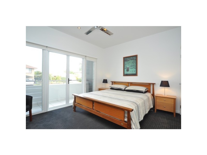 1/5 Muscovey Avenue, Paradise Point QLD 4216