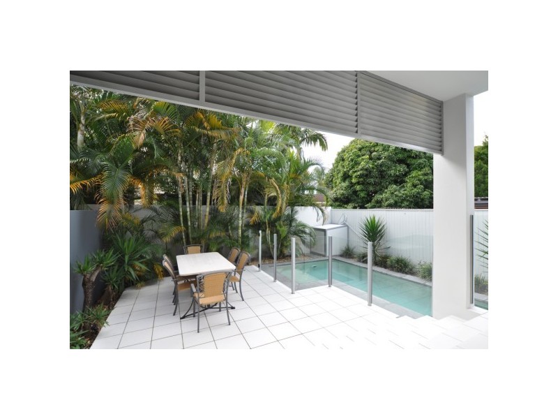 1/5 Muscovey Avenue, Paradise Point QLD 4216