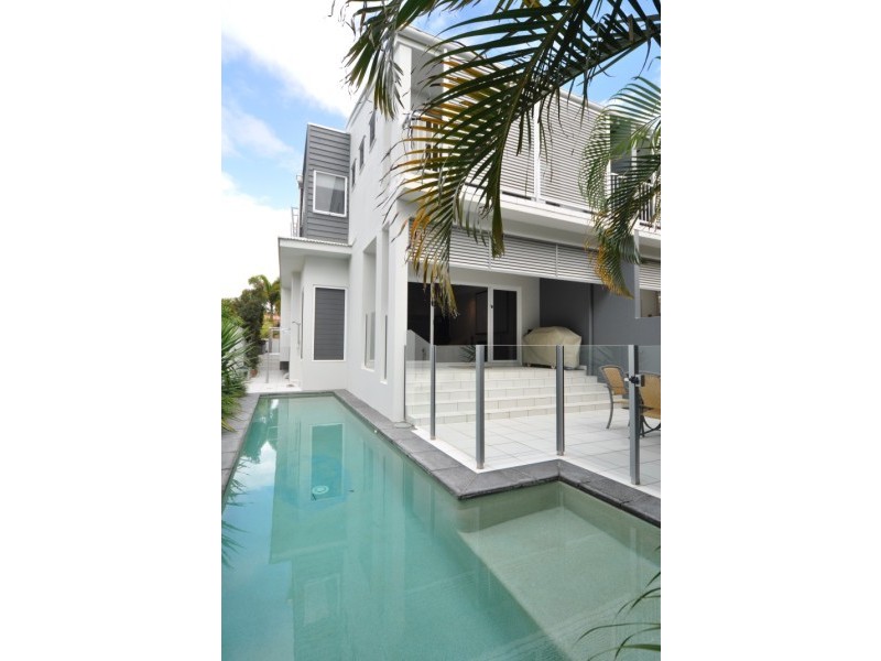 1/5 Muscovey Avenue, Paradise Point QLD 4216