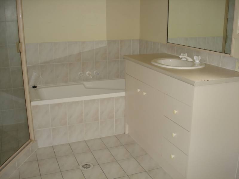 15/99 Greenacre Drive, Parkwood QLD 4214