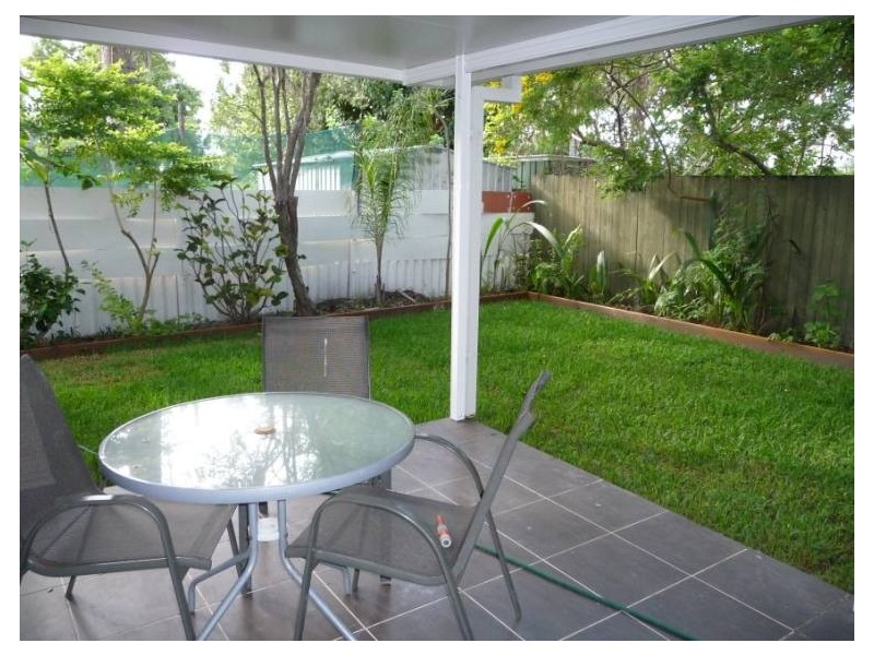 2/42 Howard Street, Runaway Bay QLD 4216