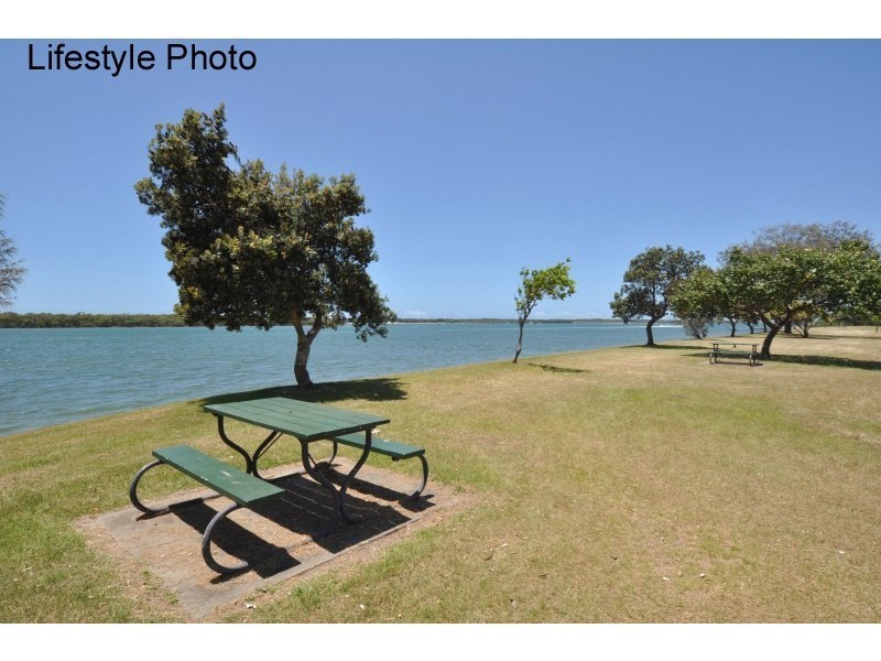 2/42 Howard Street, Runaway Bay QLD 4216