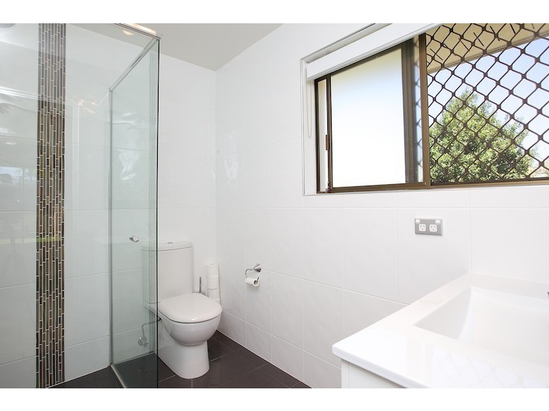 34 Burrendong Road, Coombabah QLD 4216