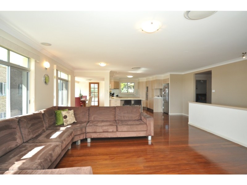 13 Esplanade West, Paradise Point QLD 4216