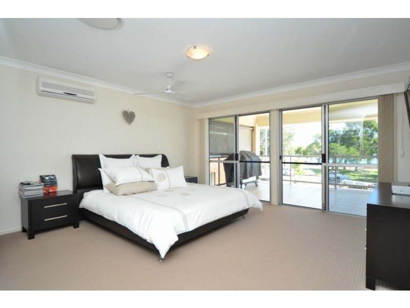 13 Esplanade West, Paradise Point QLD 4216