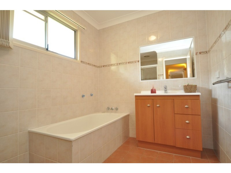 13 Esplanade West, Paradise Point QLD 4216