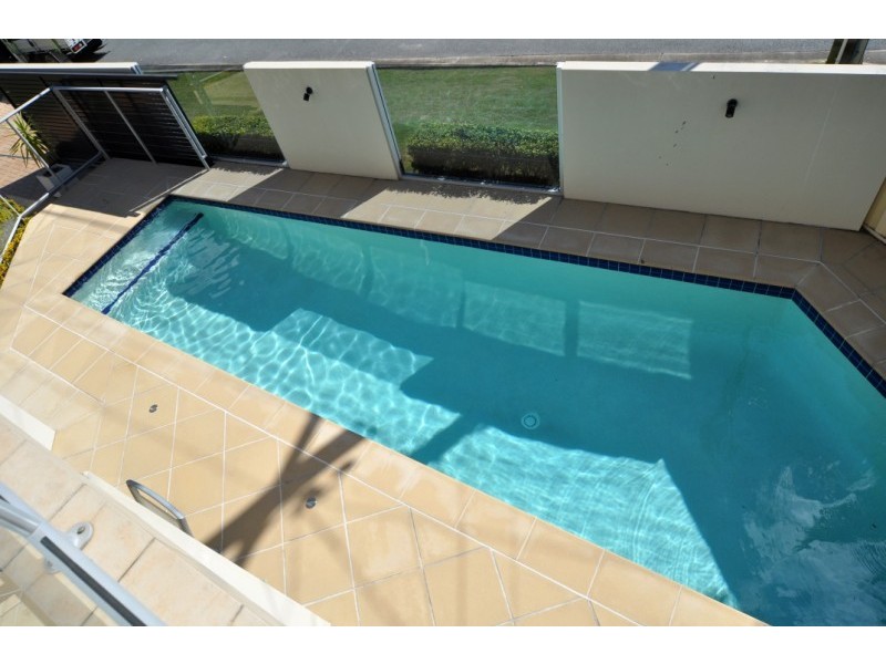 13 Esplanade West, Paradise Point QLD 4216